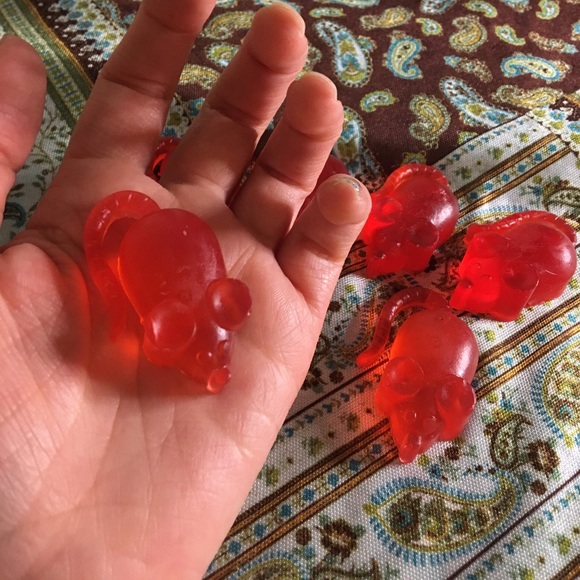 Red mice soaps - Picture 3 of 3